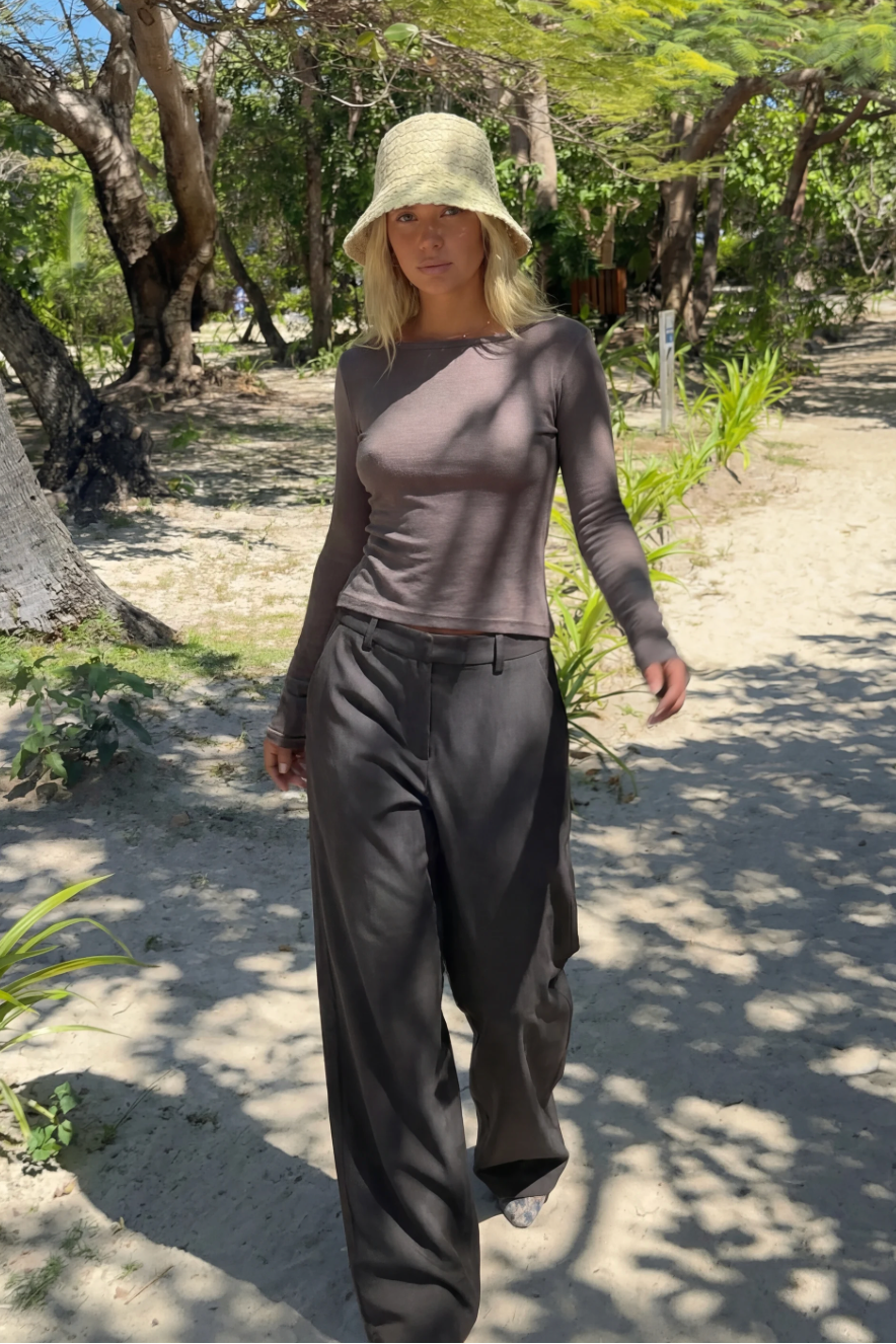 Musera Black Low-Waist Wide Leg Trousers