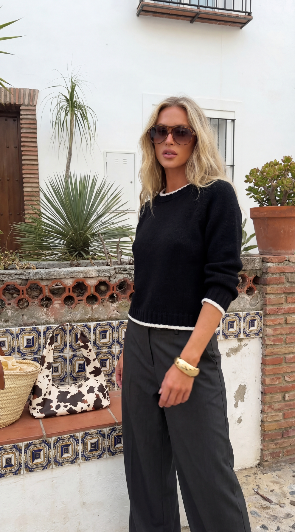 BLACK CONTRAST KNIT SWEATER