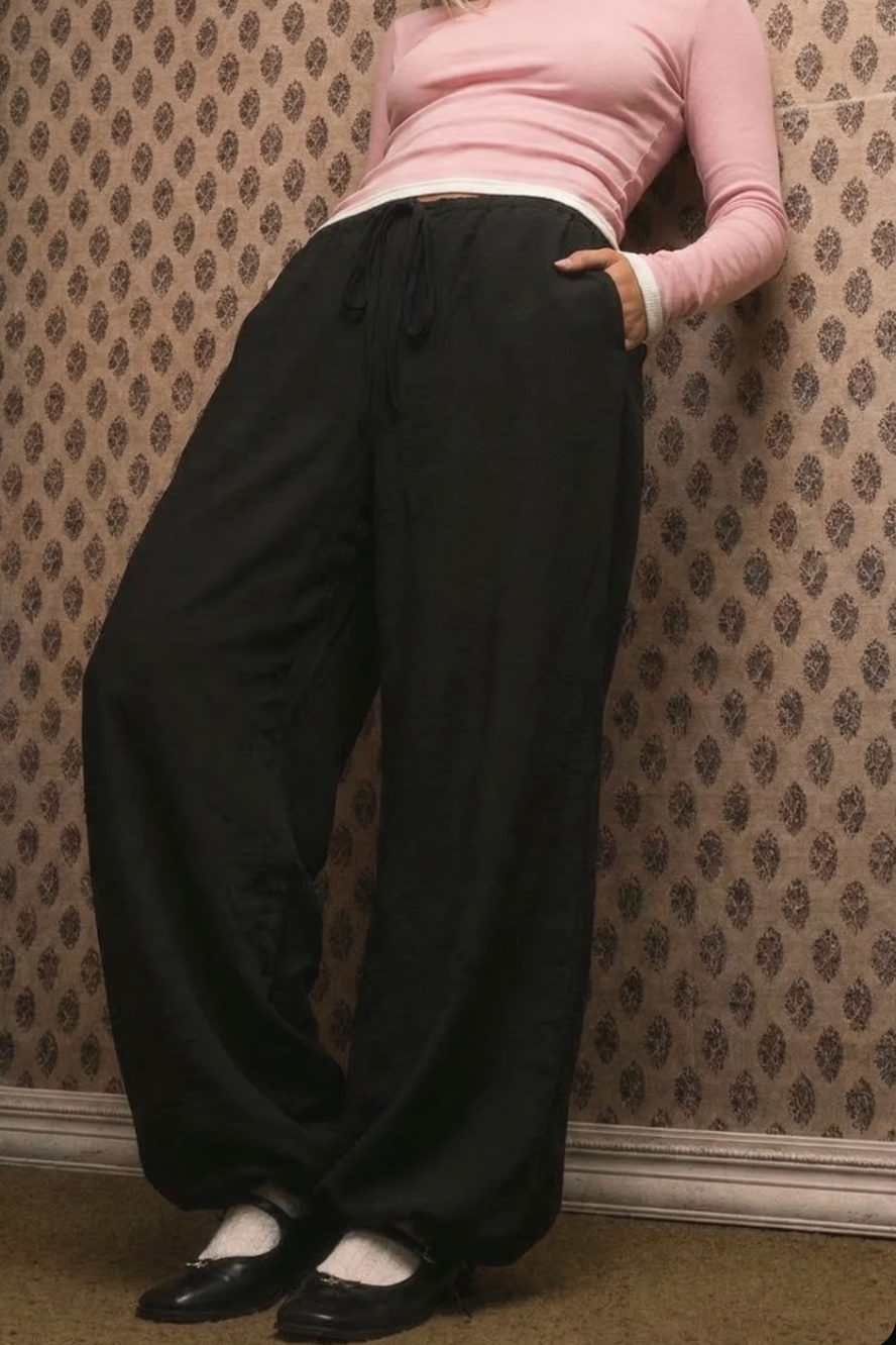 Musera Lightweight Relaxed Drawstring Pants – Black